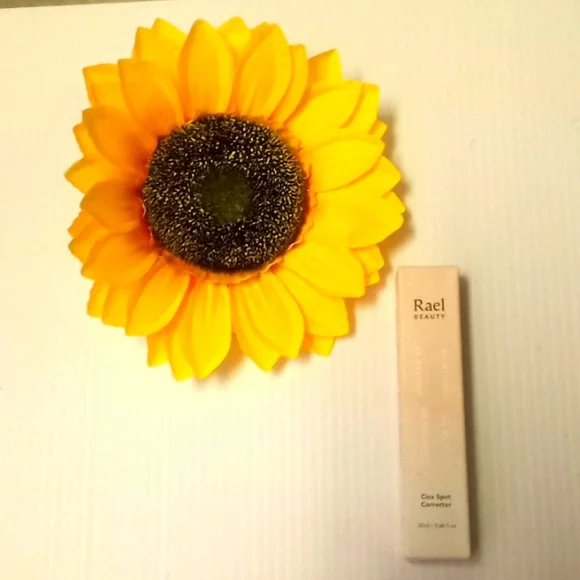 Rael Beauty Cica Spot Corrector -.68 FL oz - Picture 4 of 11